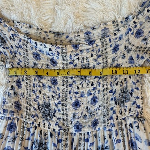 Old Navy Women’s Floral Blue White Short Sleeve Dress Size: Small Petite - Picture 4 of 7